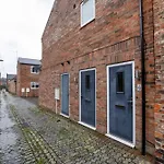 Compton Lodge Luxury Apartment-Free Parking