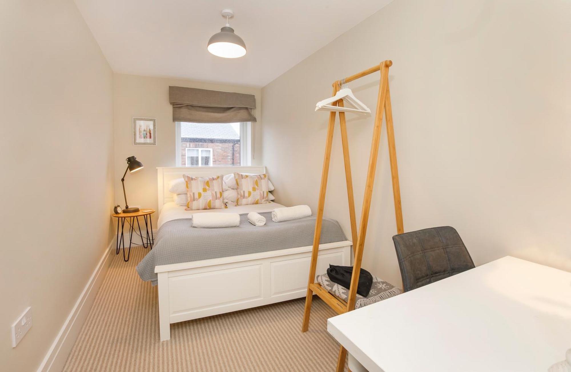 Compton Luxury Apartment-free Parking