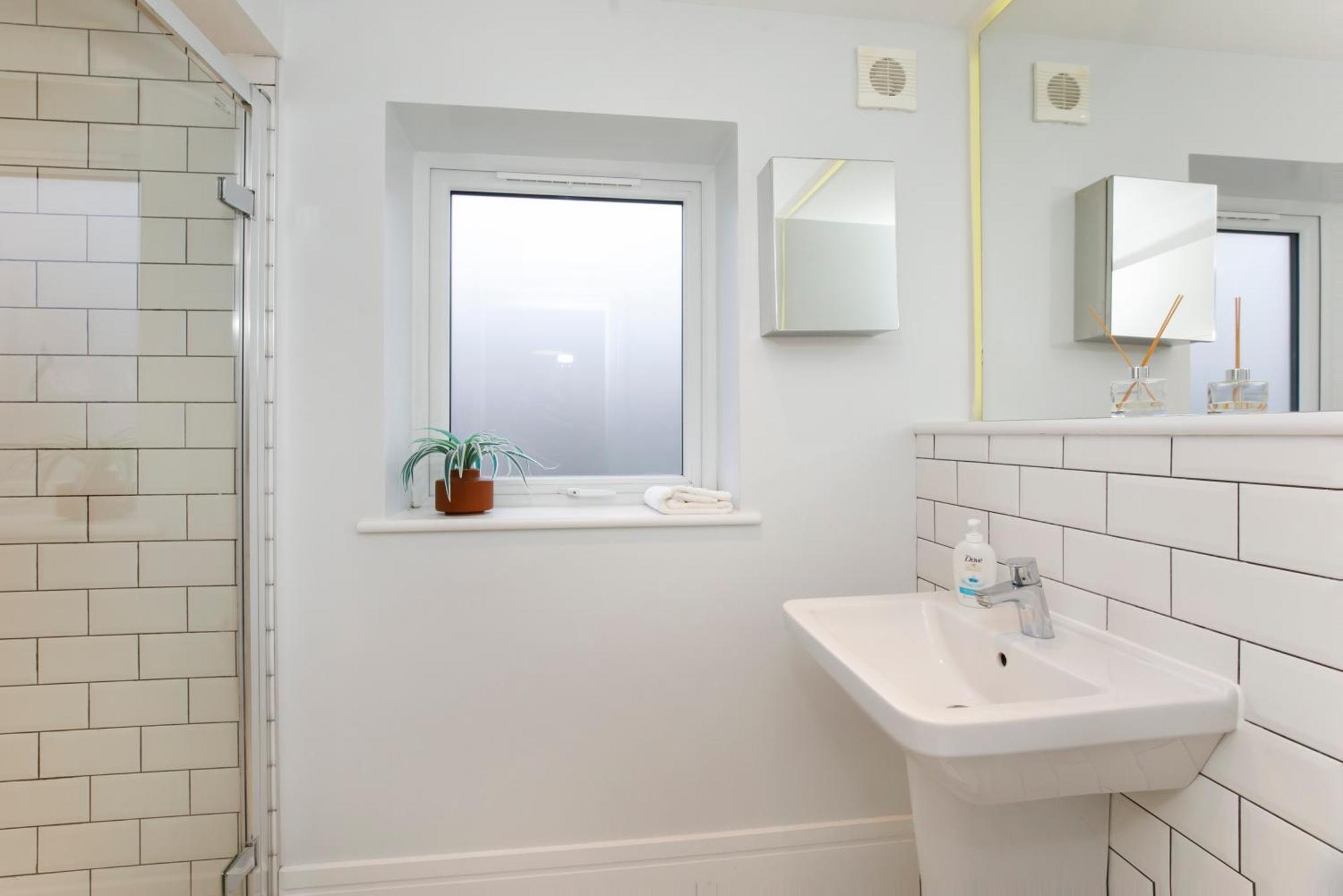 Compton Luxury Apartment-free Parking Apartment