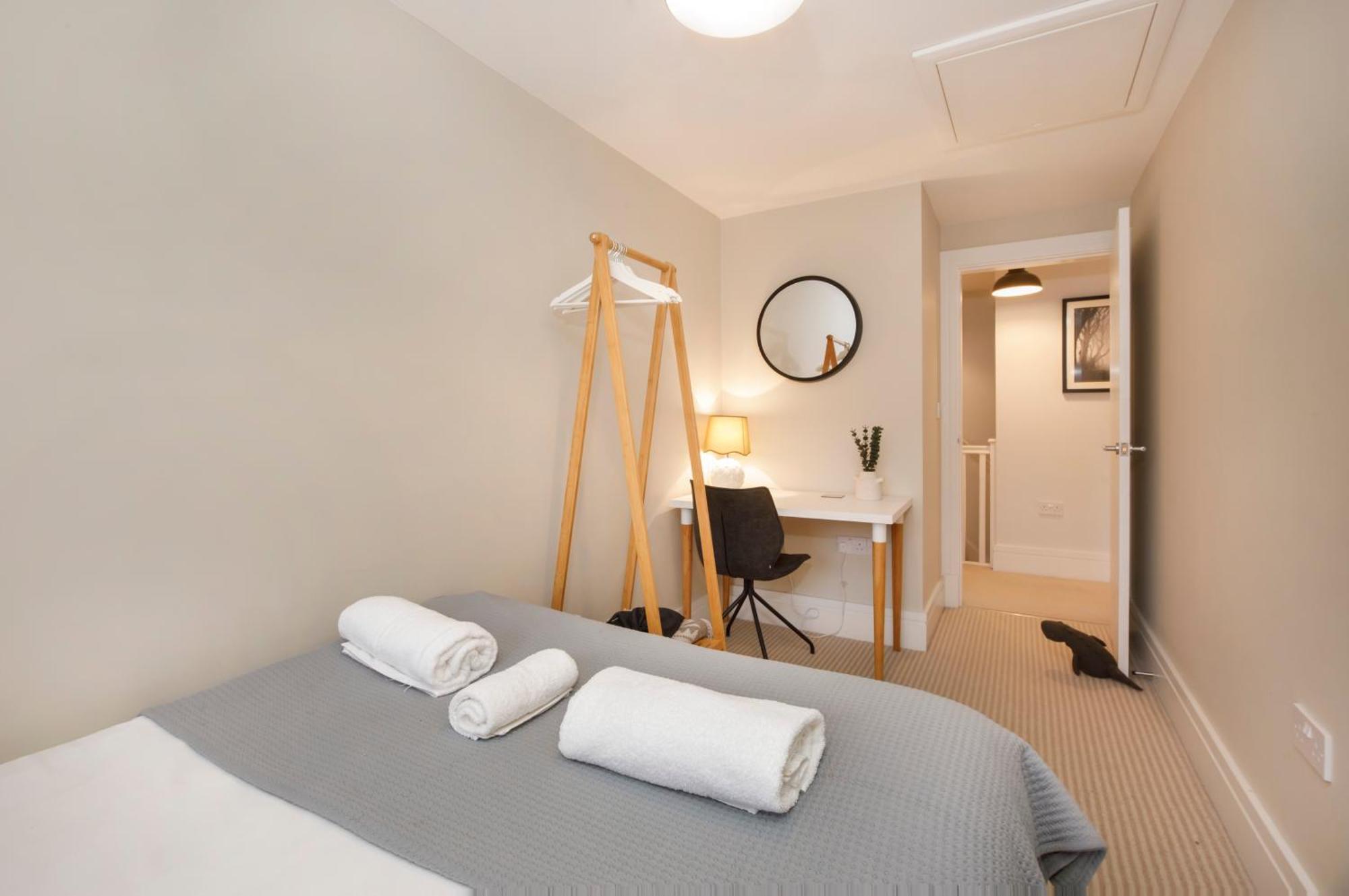 Compton Luxury Apartment-free Parking Apartment *